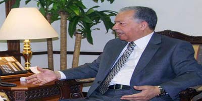 القاضي يتسلم رسالة موجهة من المالكي الى الرفاعي 