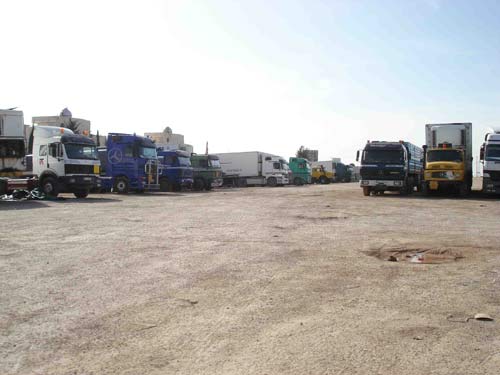 أصحاب الشاحنات المبردة يلوحون بإعتصام مفتوح الأسبوع القادم 