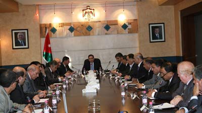 الرفاعي يوعز بوضع خطة لتشغيل العمالة الاردنية في القطاع الزراعي