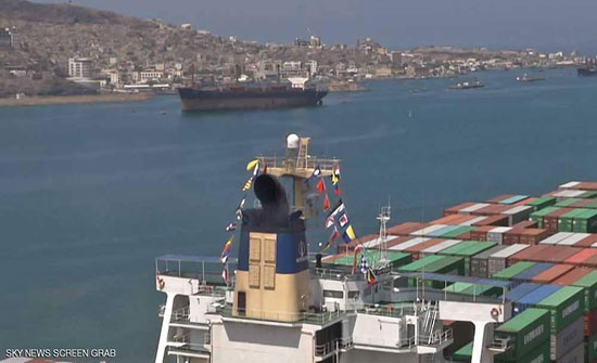 الحوثيون يعرقلون مرور سفن إلى ميناء الحديدة