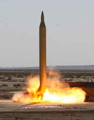 طهران تطلق "بنجاح" صاروخها الثالث الى الفضاء الخارجي 
