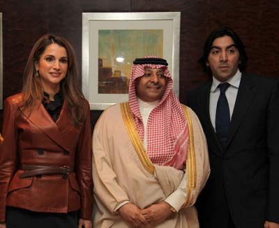 الملكة تُطلع الأميرة حصة على خدمات مركز الملكة رانيا للأسرة والطفل