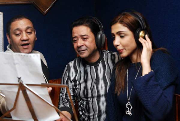 بالصور "إحنا منحب مصر" تجمع أروى ومدحت صالح 