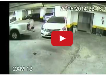 شاهد كيف تصرف السائق عندما وجد سيارة تأخذ موقفين في "الباركينج"