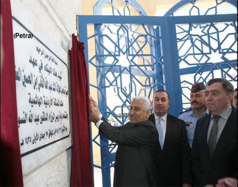 النسور يتفقد عددا من المشروعات الخدمية والتنموية في عجلون