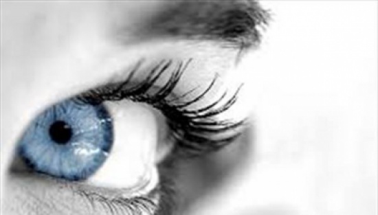 تمارين لاسترخاء العين والظهر أثناء العمل المكتبي