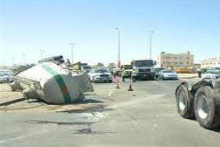 تدهور صهريج في المفرق محمل بــ ( 35) طن من الغاز تدهور صهريج في المفرق محمل بــ ( 35) طن من الغاز
