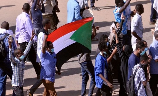 قيادي سوداني: تعديل وزاري خلال أيام يشمل وزارة المالية قيادي سوداني: تعديل وزاري خلال أيام يشمل وزارة المالية
