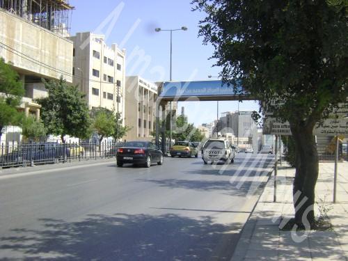 جسر مشاة بدون درج جسر مشاة بدون درج