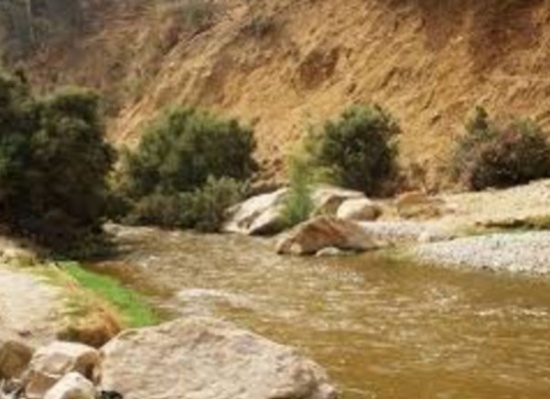 تصدعات على طريق سيل جرش تصدعات على طريق سيل جرش