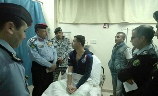 "قائد اقليم الشمال" يعود شرطيا أصيب أثناء إنقاذه طفلا من الغرق "قائد اقليم الشمال" يعود شرطيا أصيب أثناء إنقاذه طفلا من الغرق