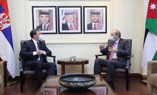 الصفدي يجري مباحثات مع وزير خارجية صربيا