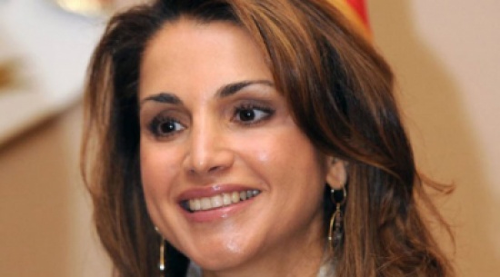 بالصور :  الملكة رانيا الأولى من بين عشر نساء يحملن لقب " السيدة الاولى "