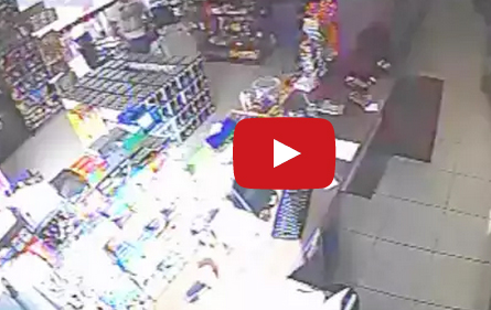 بالفيديو :  محاولة فاشلة لسطو في محطة وقود