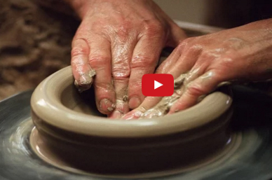 بالفيديو  | كيف يصنع أفخر خزف ياباني؟