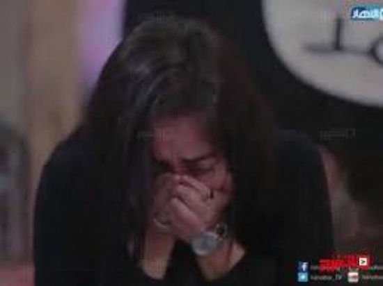 بالفيديو- داعش يعتقل فنانة مصرية ويلفها بحزام ناسف! بالفيديو- داعش يعتقل فنانة مصرية ويلفها بحزام ناسف!