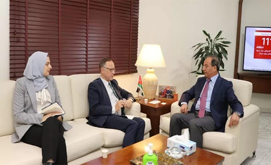 تفاصيل لقاء السفير الهولندي بوزير الدولة لشؤون الإعلام تفاصيل لقاء السفير الهولندي بوزير الدولة لشؤون الإعلام