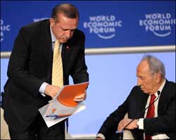 انتقـــــــــــام تركي.. بيريز  يركع أمام أردوغان.