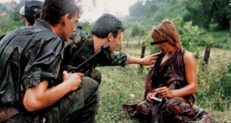 هذا ماكانت النساء تفعله لحماية أنفسهنّ من جنود فرنسا