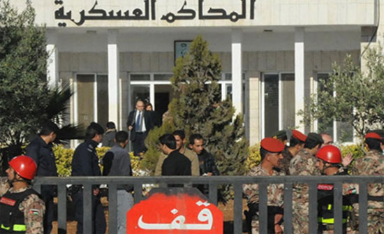 "أمن الدولة" تؤجل النظر في قضيتي السطو على البنك العربي وبريد الضليل "أمن الدولة" تؤجل النظر في قضيتي السطو على البنك العربي وبريد الضليل