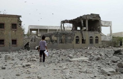 طيران التحالف يجدد غاراته على مواقع الحوثيين وقوات صالح في صنعاء طيران التحالف يجدد غاراته على مواقع الحوثيين وقوات صالح في صنعاء