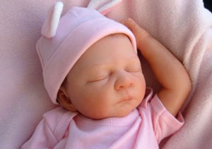 أطباء يتاجرون بحديثي الولادة