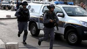 الاحتلال يستولي على منزل فلسطيني لجعله نقطة مراقبة عسكرية الاحتلال يستولي على منزل فلسطيني لجعله نقطة مراقبة عسكرية