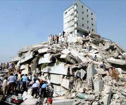 6 قتلى بزلزال تشيلي المدمر ونذر بتسونامي 