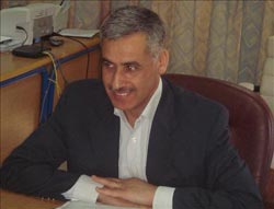 رئيس بلدية الكرك يسقيل رسميا
