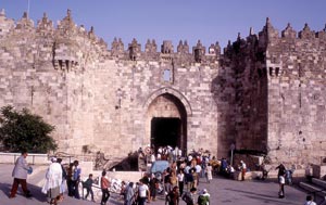 الاحتلال يغلق بوابات البلدة القديمة في القدس 