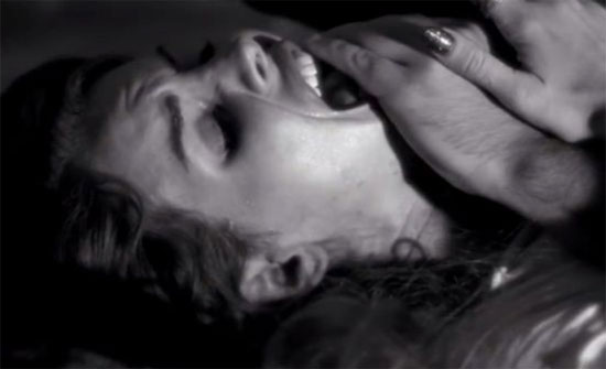 السجن لأردنيين اغتصبا باكستانية ..تحت التهديد بقتل ابنها وامام اعينها