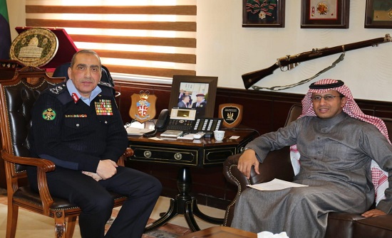مدير الأمن العام يبحث تعزيز التعاون مع جهاز الأمن السعودي مدير الأمن العام يبحث تعزيز التعاون مع جهاز الأمن السعودي