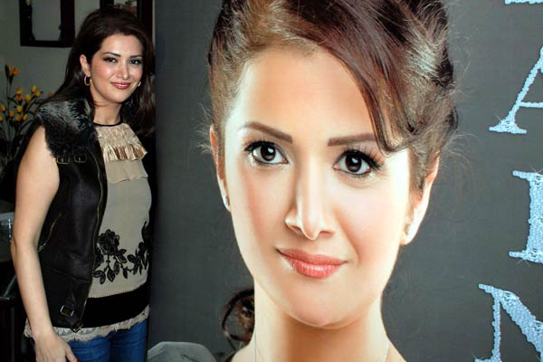 حصريا الأردنية زين عوض توقع البومها "على وعدي " بالقاهرة ( مصور ) 