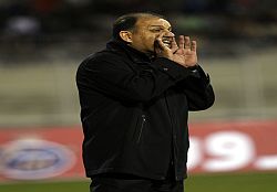 حمد واثق من الفوز على سنغافورة والمنتخب جاهز