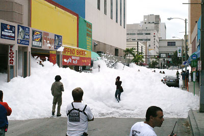 اعلان يغرق مدينة في رغوة الصابون