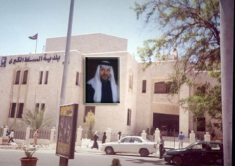 عضو بلدية يقدم شكوى ضد رئيس بلدية السلط 