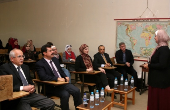 وفد من نقابة جيولوجي البترول الأمريكية في الشرق الأوسط يزور "الأردنية"