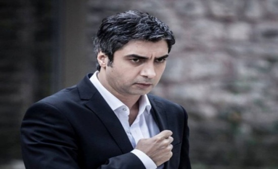 بعد أن برَّأت محكمةٌ بطله من المشاركة في الانقلاب.. وادي الذئاب ومراد علمدار يعودان إلى الشاشة من جديد