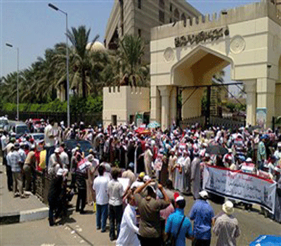 أنصار مرسي يحاصرون الأزهر تزامناً مع اجتماع مجمع البحوث