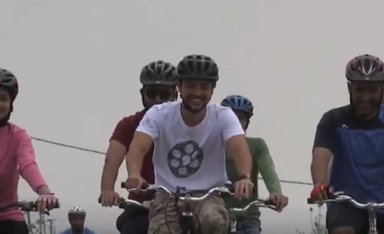 بالفيديو : ولي العهد يمضي ظهيرة اليوم في منطقة أم قيس بالفيديو : ولي العهد يمضي ظهيرة اليوم في منطقة أم قيس