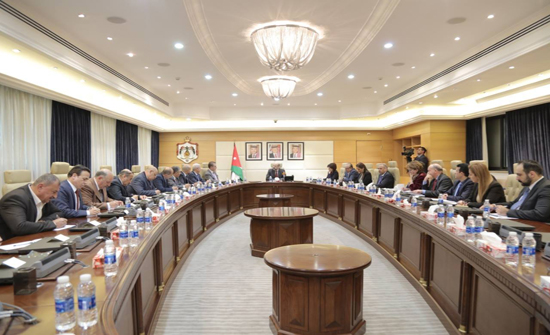 الرزاز : لا يجوز منح 95 % من الموظفين تقدير ممتاز رغم وجود ترهل اداري الرزاز : لا يجوز منح 95 % من الموظفين تقدير ممتاز رغم وجود ترهل اداري