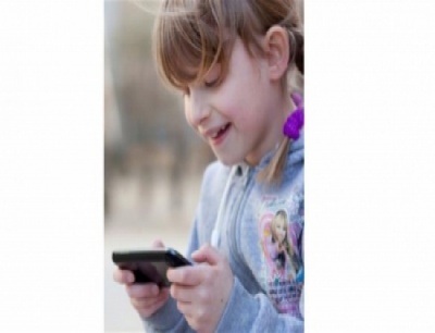متى يحصل طفلك على هاتفه الجوال الأول؟ متى يحصل طفلك على هاتفه الجوال الأول؟