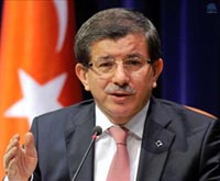 أوغلو طلب من سليمان الأخذ بملاحظات حماس والقاهرة تمنع قيادات الحركة من السفر 