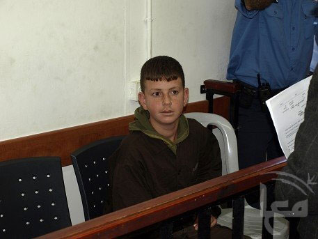 طفل فلسطيني في قاعة محكمة إسرائيلية : أنا مش خايف !!