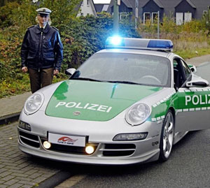 مراهقة تعض شرطية لتتخلص من كشف القيادة تحت تأثير الكحول 