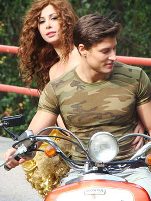 نفين نصر تنتهي من تصوير "يقبش " ( مصور ) 