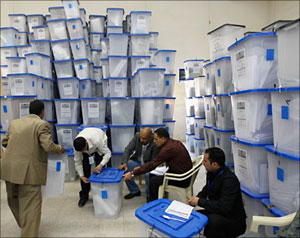 مفوضية الانتخابات : 62% من العراقيين شاركوا بالانتخابات 