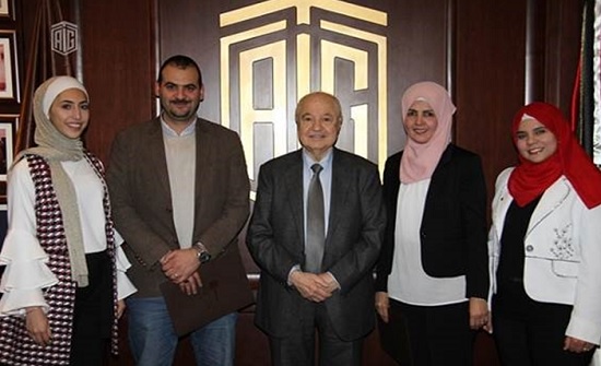 أبوغزاله يستقبل طلبة الماجستير في كلية طلال أبوغزاله الجامعية للابتكار أبوغزاله يستقبل طلبة الماجستير في كلية طلال أبوغزاله الجامعية للابتكار