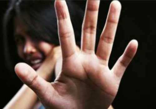 اعتدى بالضرب المبرح على صديقته حين تقدم لطلب يدها !!