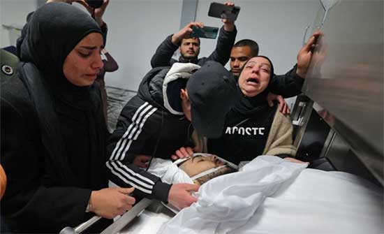 تشييع جثمان فلسطيني استشهد برصاص الاحتلال الإسرائيلي في رام الله .. بالفيديو تشييع جثمان فلسطيني استشهد برصاص الاحتلال الإسرائيلي في رام الله .. بالفيديو